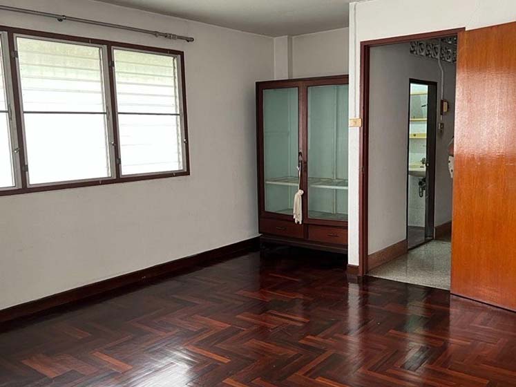 House in Bangnatrad 